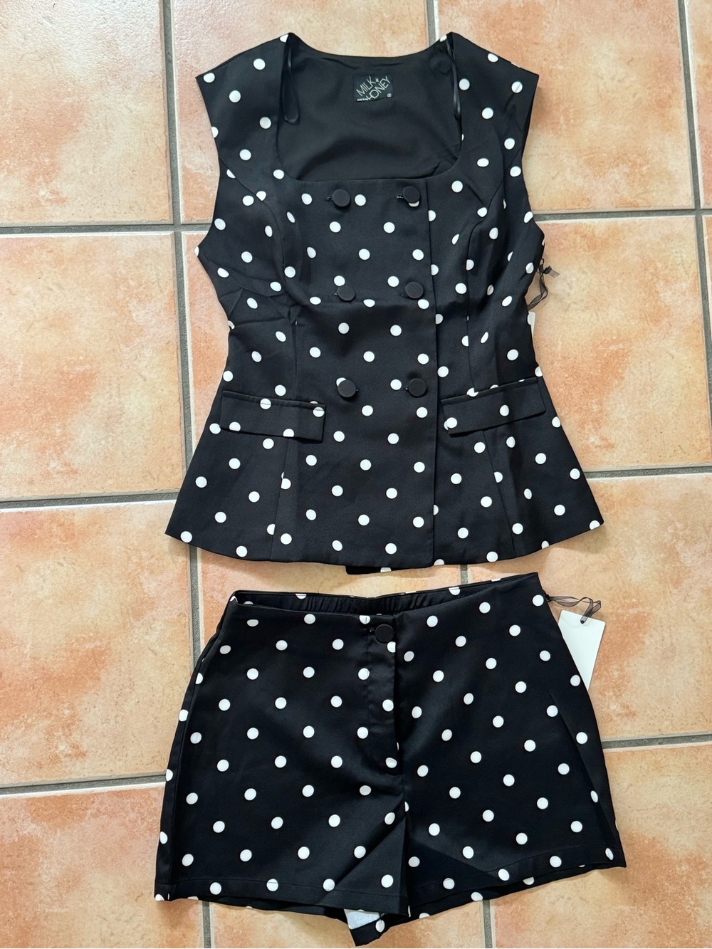 Black Polka Dot Sleeveless Peplum Top & Shorts Set - Picture 4 of 4